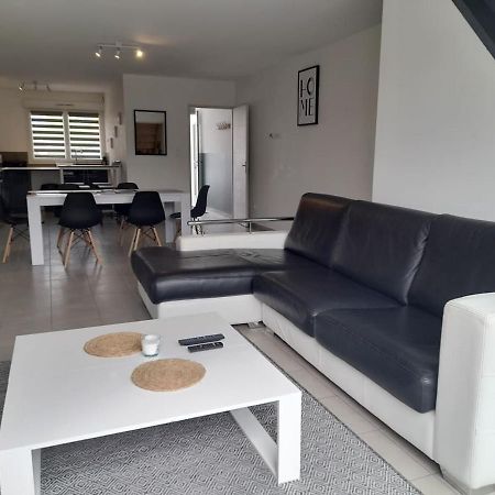 Logement De 100M2 Avec Terrasse Wardrecques Exterior foto