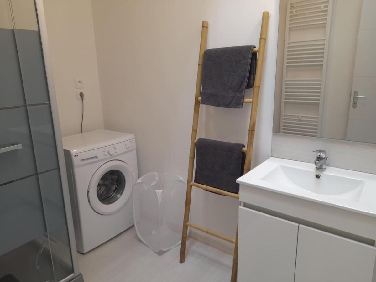 Logement De 100M2 Avec Terrasse Wardrecques Exterior foto
