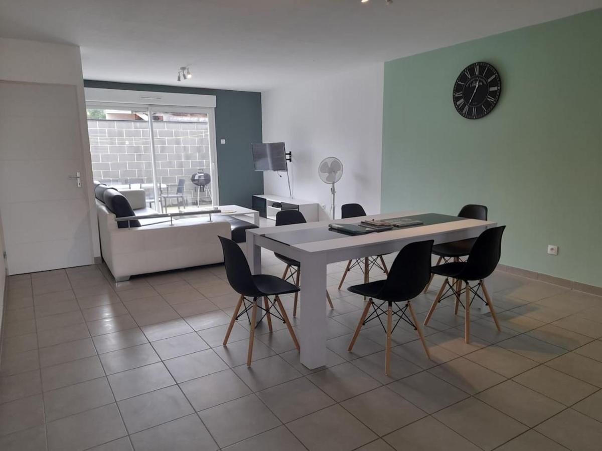 Logement De 100M2 Avec Terrasse Wardrecques Exterior foto
